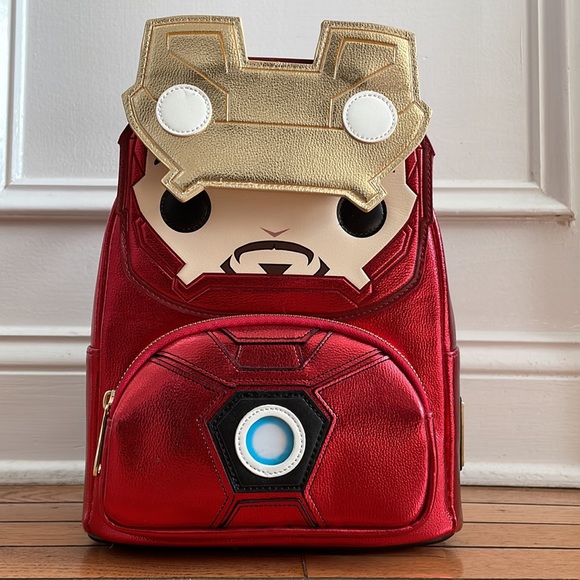 Disney Loungefly medium sized backpack - Picture 6 of 10